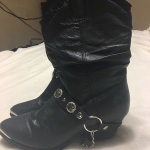 Black dingo boots